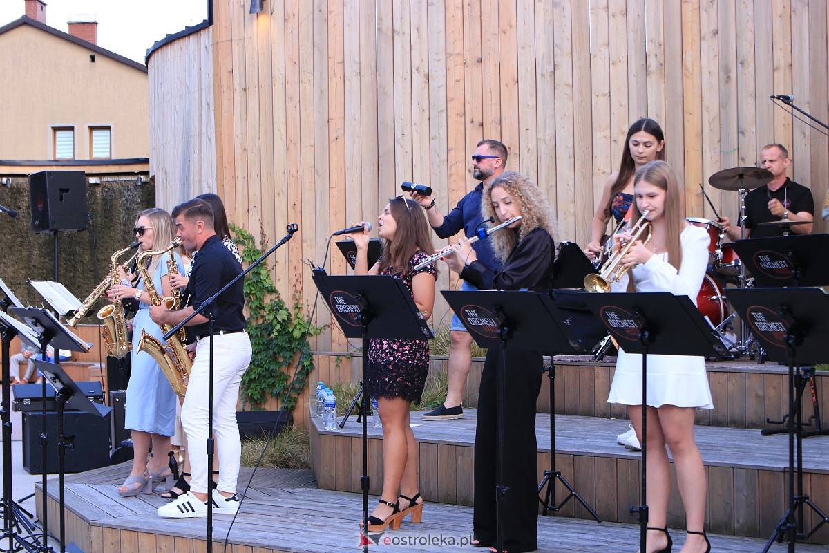 Muzyczne Lato w tężni - The Orchestrose [03.09.2023] - zdjęcie #21 - eOstroleka.pl