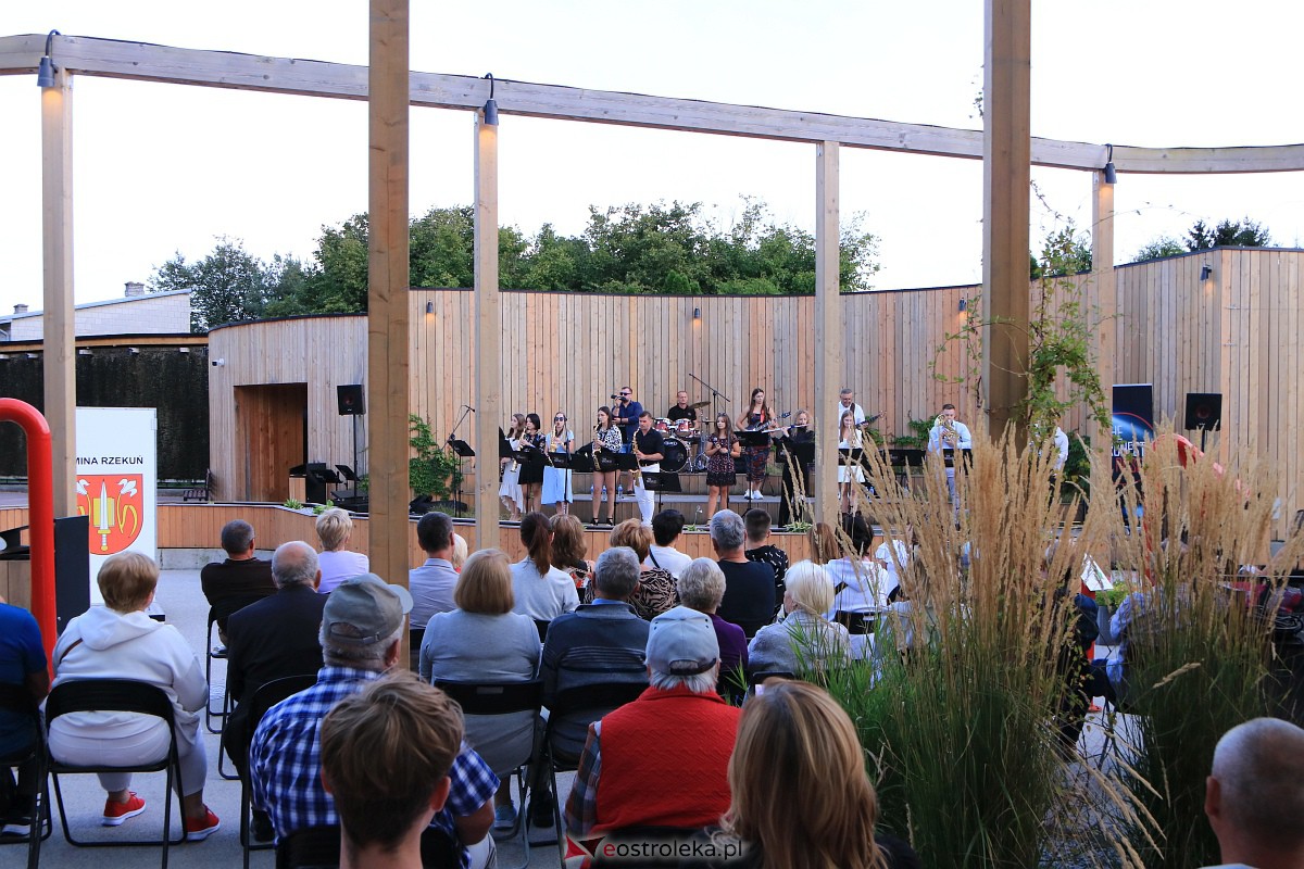 Muzyczne Lato w tężni - The Orchestrose [03.09.2023] - zdjęcie #20 - eOstroleka.pl