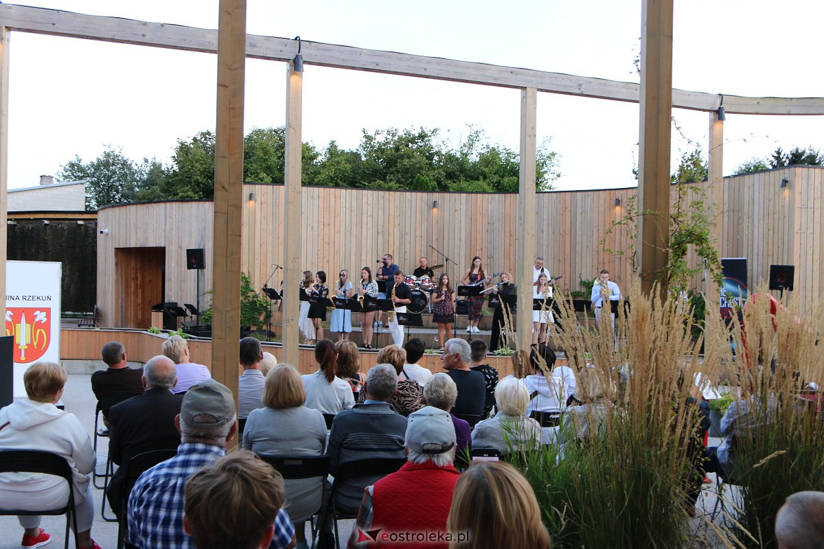 Muzyczne Lato w tężni - The Orchestrose [03.09.2023] - zdjęcie #18 - eOstroleka.pl