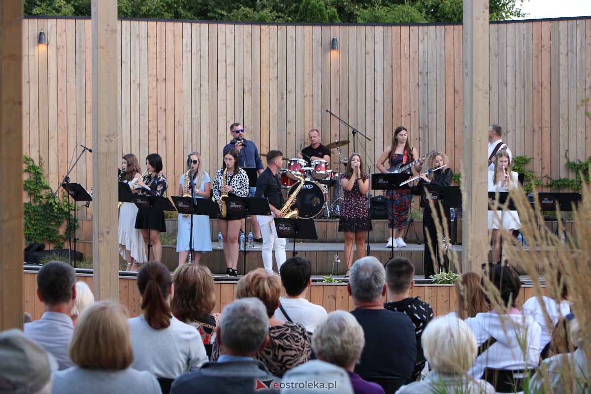 Muzyczne Lato w tężni - The Orchestrose [03.09.2023] - zdjęcie #17 - eOstroleka.pl