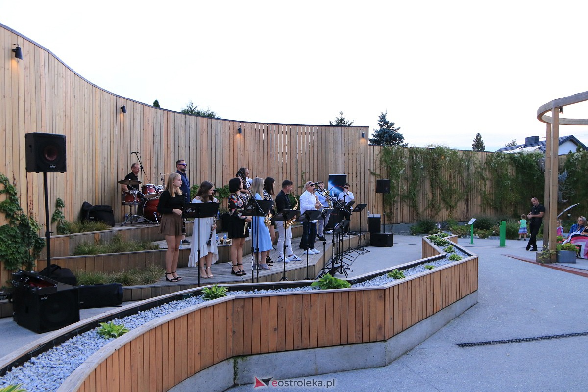 Muzyczne Lato w tężni - The Orchestrose [03.09.2023] - zdjęcie #14 - eOstroleka.pl