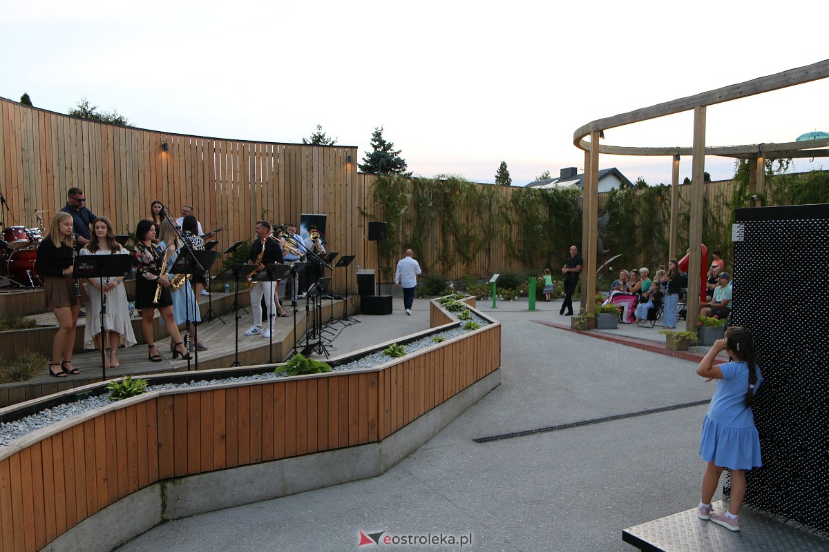 Muzyczne Lato w tężni - The Orchestrose [03.09.2023] - zdjęcie #11 - eOstroleka.pl