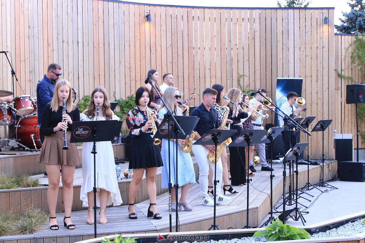 Muzyczne Lato w tężni - The Orchestrose [03.09.2023] - zdjęcie #9 - eOstroleka.pl