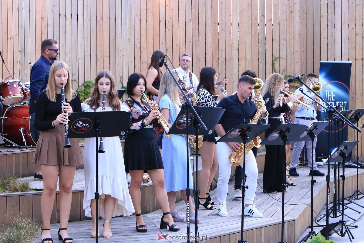 Muzyczne Lato w tężni - The Orchestrose [03.09.2023] - zdjęcie #8 - eOstroleka.pl