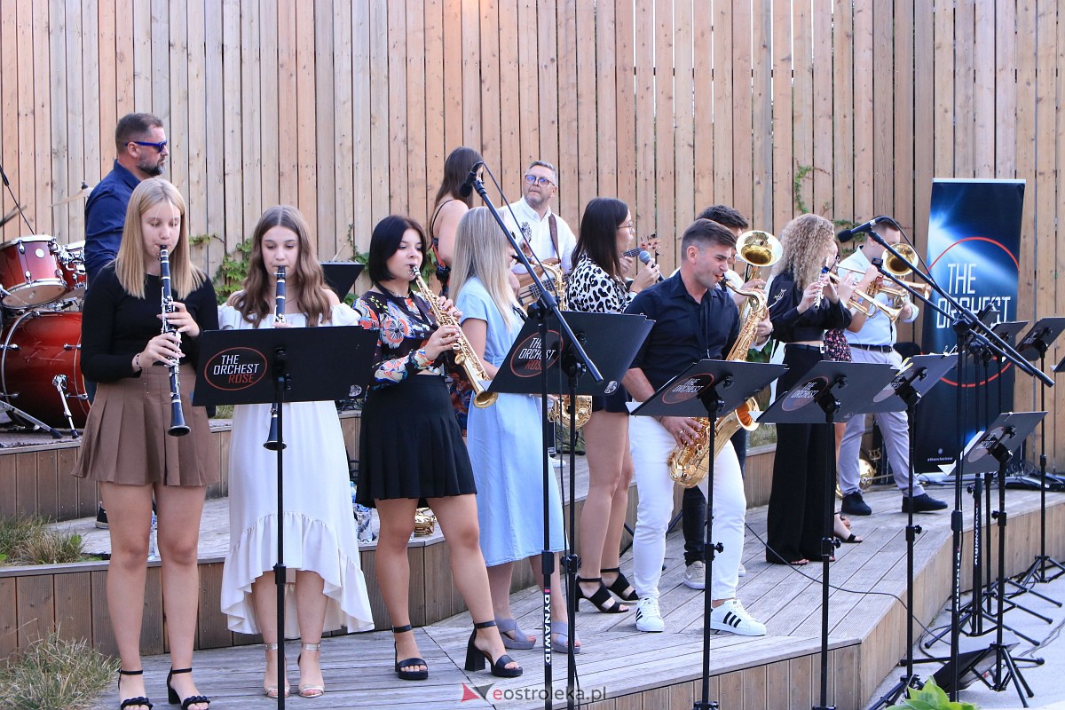 Muzyczne Lato w tężni - The Orchestrose [03.09.2023] - zdjęcie #7 - eOstroleka.pl