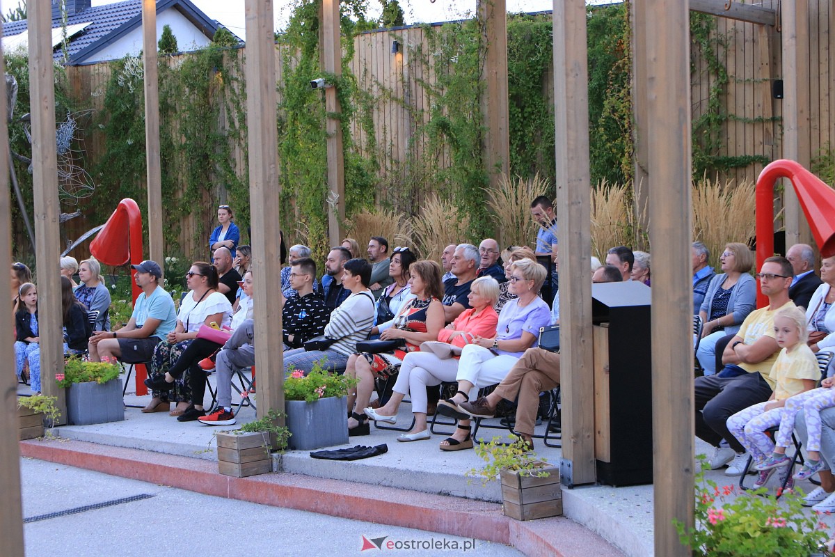 Muzyczne Lato w tężni - The Orchestrose [03.09.2023] - zdjęcie #2 - eOstroleka.pl