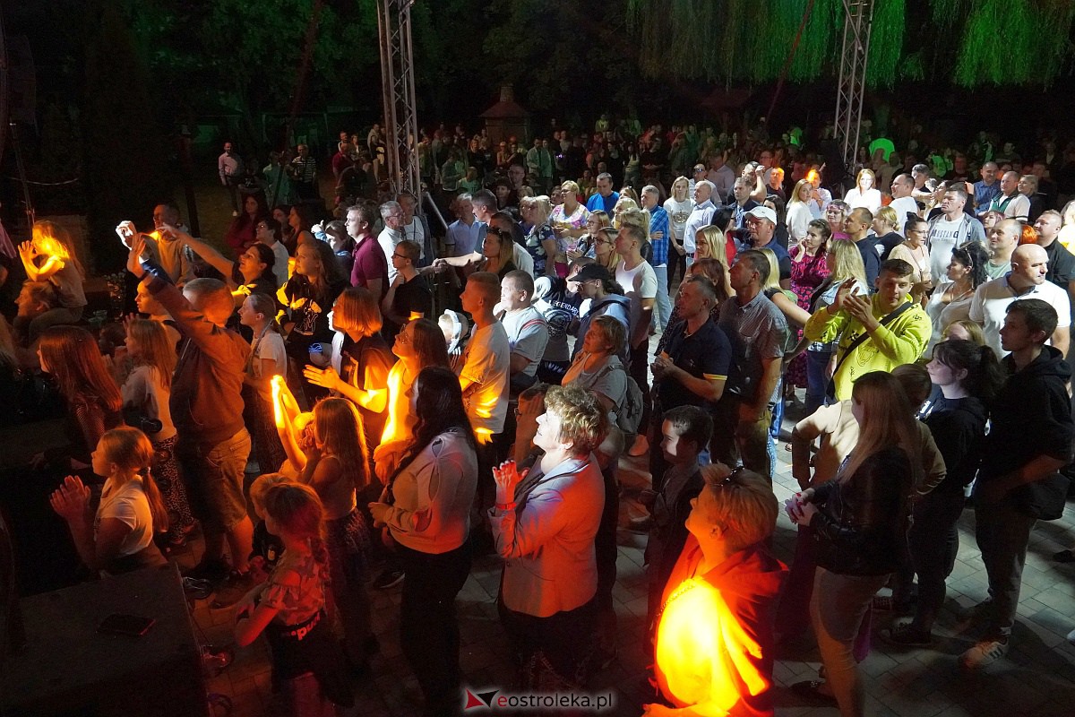 Zabawa dożynkowa w Troszynie. Wśród gwiazd News i Mejk [3.09.2023] - zdjęcie #146 - eOstroleka.pl