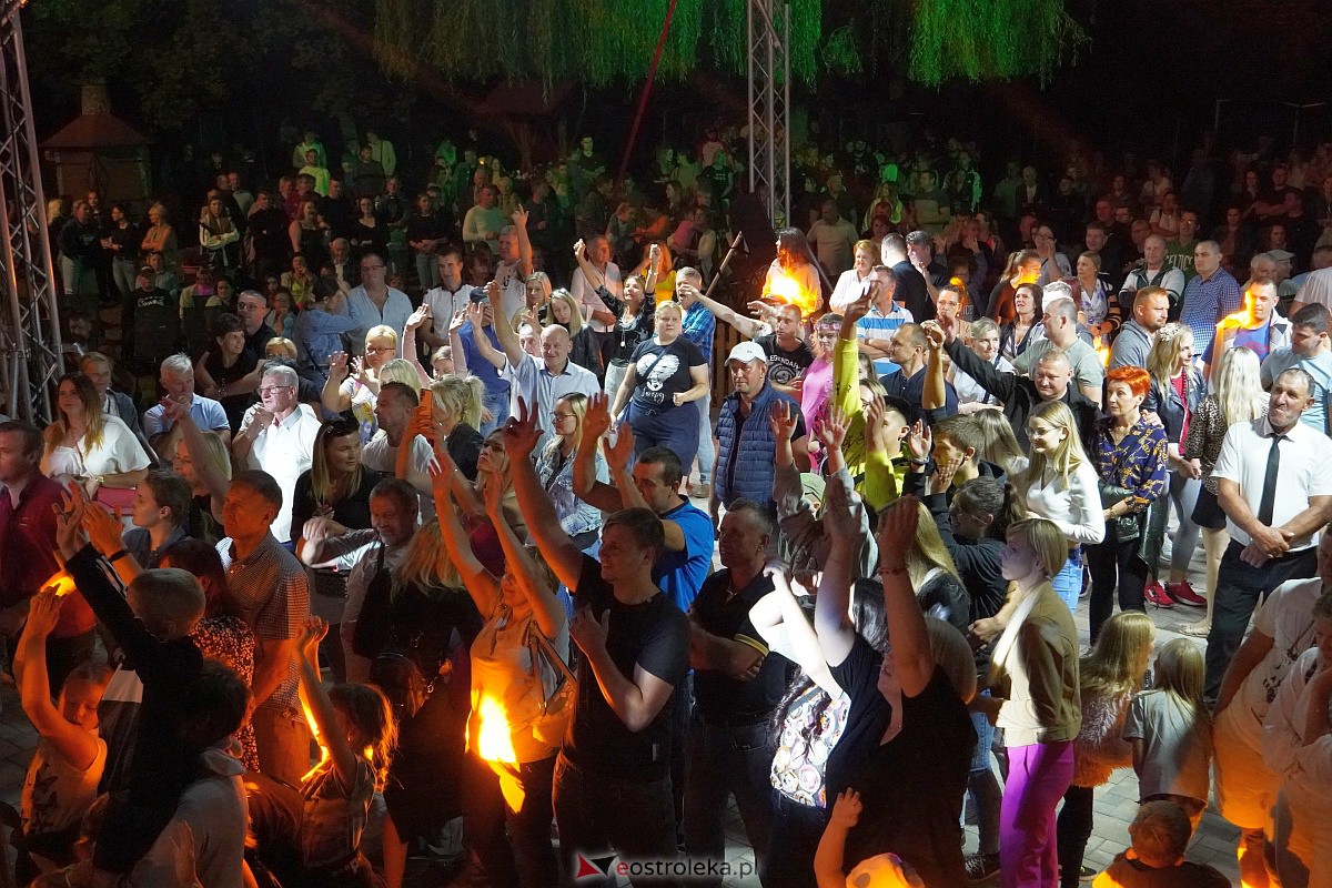 Zabawa dożynkowa w Troszynie. Wśród gwiazd News i Mejk [3.09.2023] - zdjęcie #108 - eOstroleka.pl