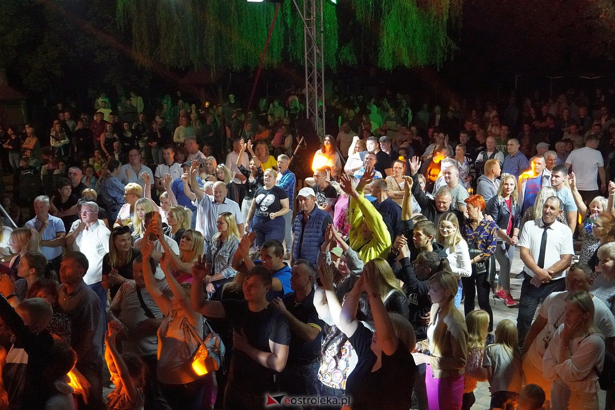 Zabawa dożynkowa w Troszynie. Wśród gwiazd News i Mejk [3.09.2023] - zdjęcie #107 - eOstroleka.pl