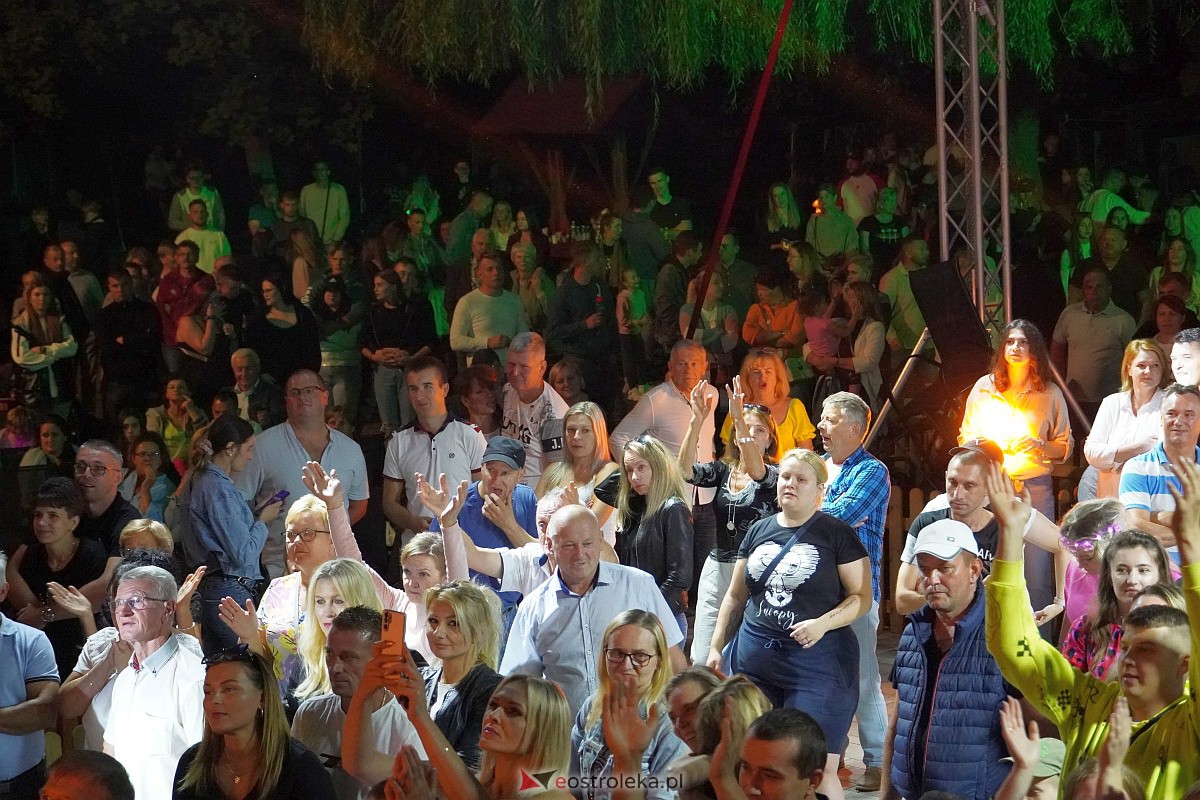 Zabawa dożynkowa w Troszynie. Wśród gwiazd News i Mejk [3.09.2023] - zdjęcie #106 - eOstroleka.pl