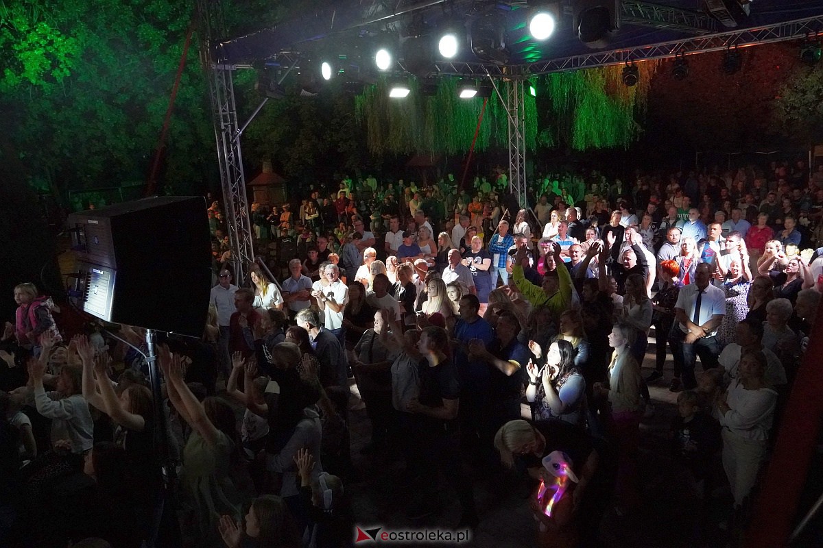 Zabawa dożynkowa w Troszynie. Wśród gwiazd News i Mejk [3.09.2023] - zdjęcie #101 - eOstroleka.pl