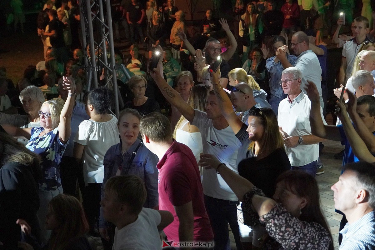 Zabawa dożynkowa w Troszynie. Wśród gwiazd News i Mejk [3.09.2023] - zdjęcie #77 - eOstroleka.pl