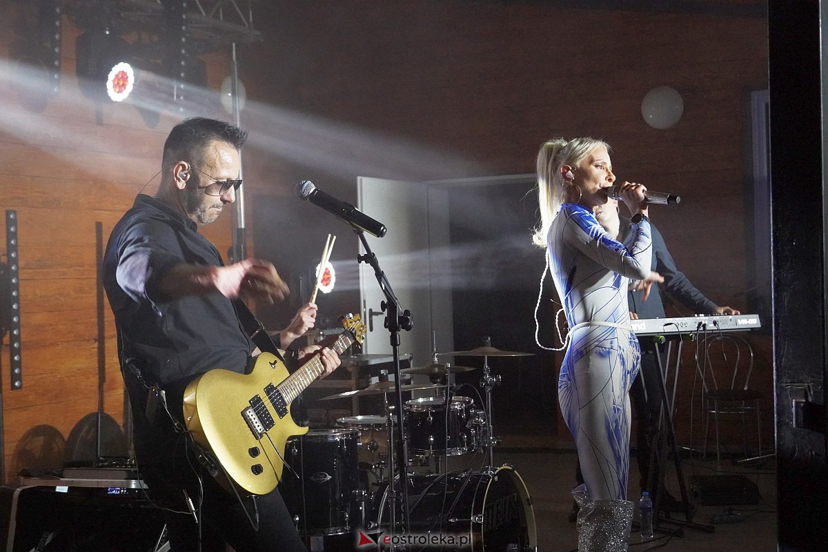 Zabawa dożynkowa w Troszynie. Wśród gwiazd News i Mejk [3.09.2023] - zdjęcie #57 - eOstroleka.pl