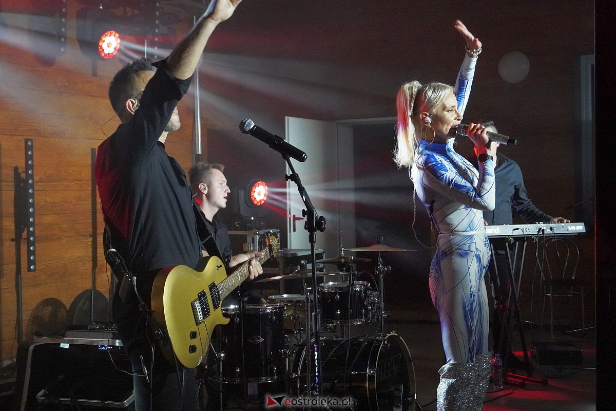 Zabawa dożynkowa w Troszynie. Wśród gwiazd News i Mejk [3.09.2023] - zdjęcie #56 - eOstroleka.pl