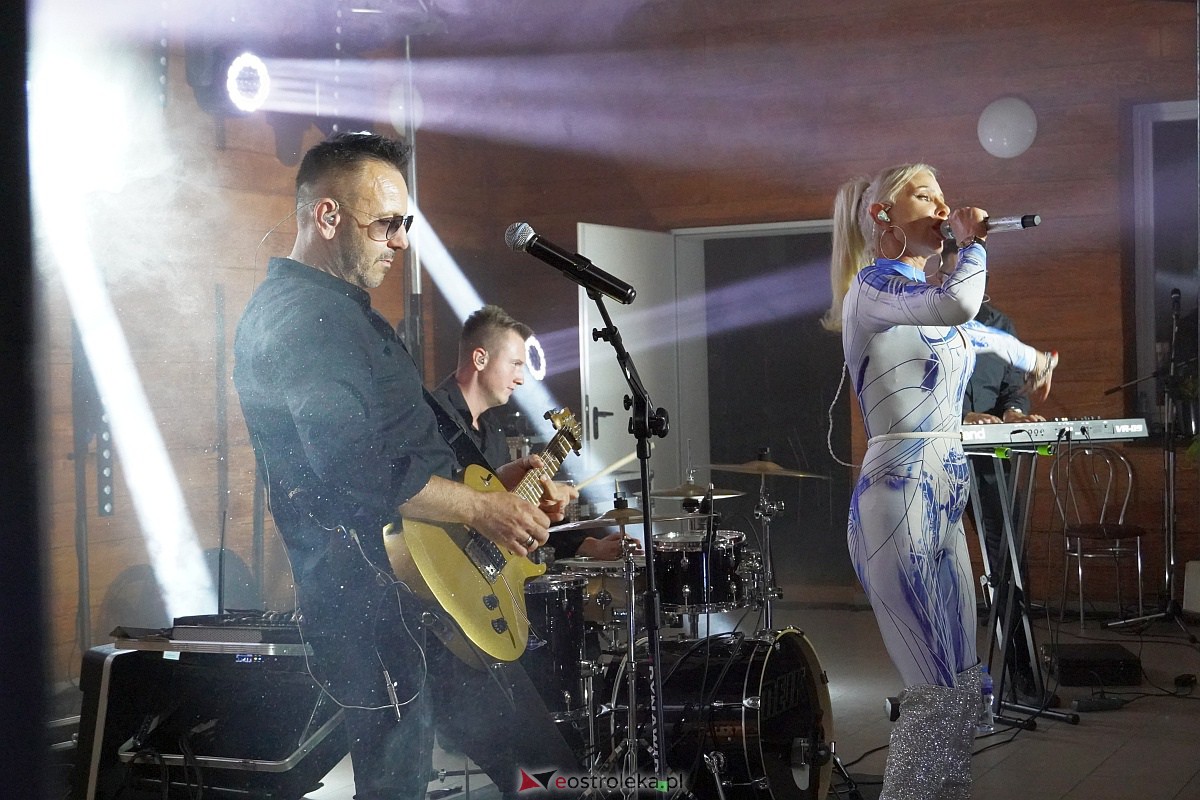 Zabawa dożynkowa w Troszynie. Wśród gwiazd News i Mejk [3.09.2023] - zdjęcie #45 - eOstroleka.pl