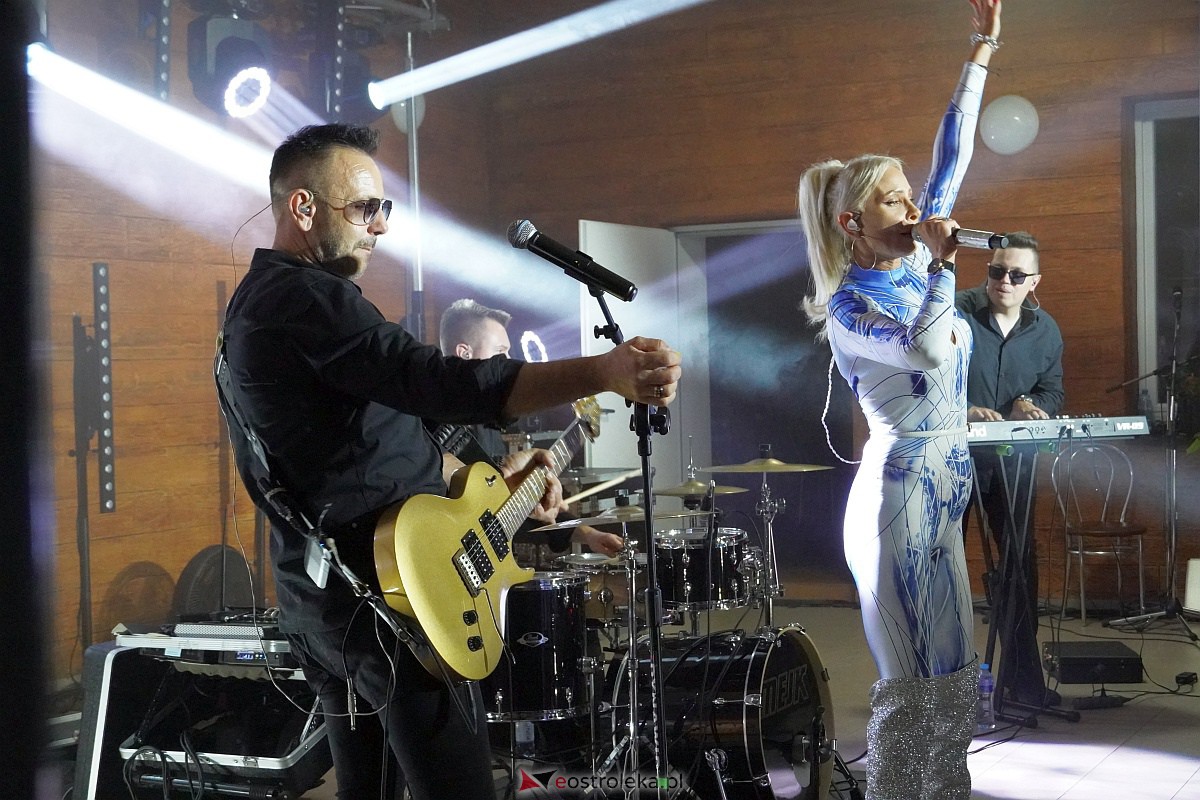 Zabawa dożynkowa w Troszynie. Wśród gwiazd News i Mejk [3.09.2023] - zdjęcie #44 - eOstroleka.pl