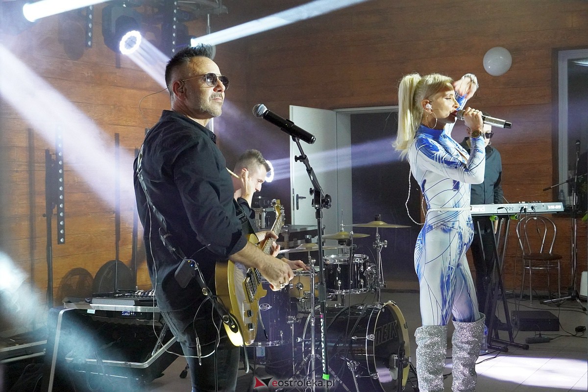 Zabawa dożynkowa w Troszynie. Wśród gwiazd News i Mejk [3.09.2023] - zdjęcie #43 - eOstroleka.pl