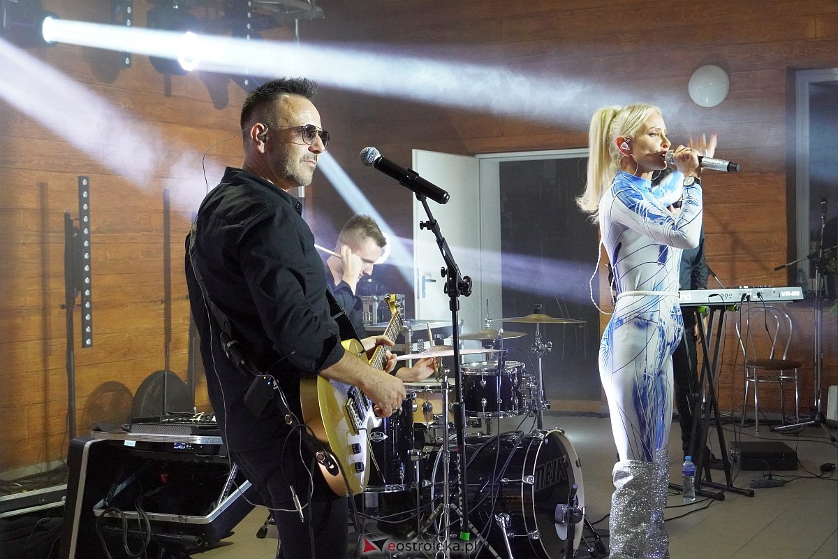 Zabawa dożynkowa w Troszynie. Wśród gwiazd News i Mejk [3.09.2023] - zdjęcie #42 - eOstroleka.pl