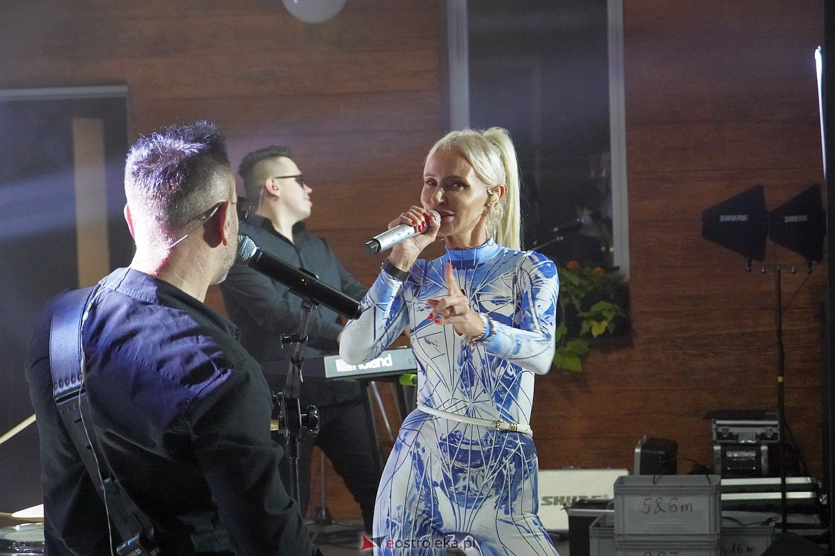 Zabawa dożynkowa w Troszynie. Wśród gwiazd News i Mejk [3.09.2023] - zdjęcie #38 - eOstroleka.pl
