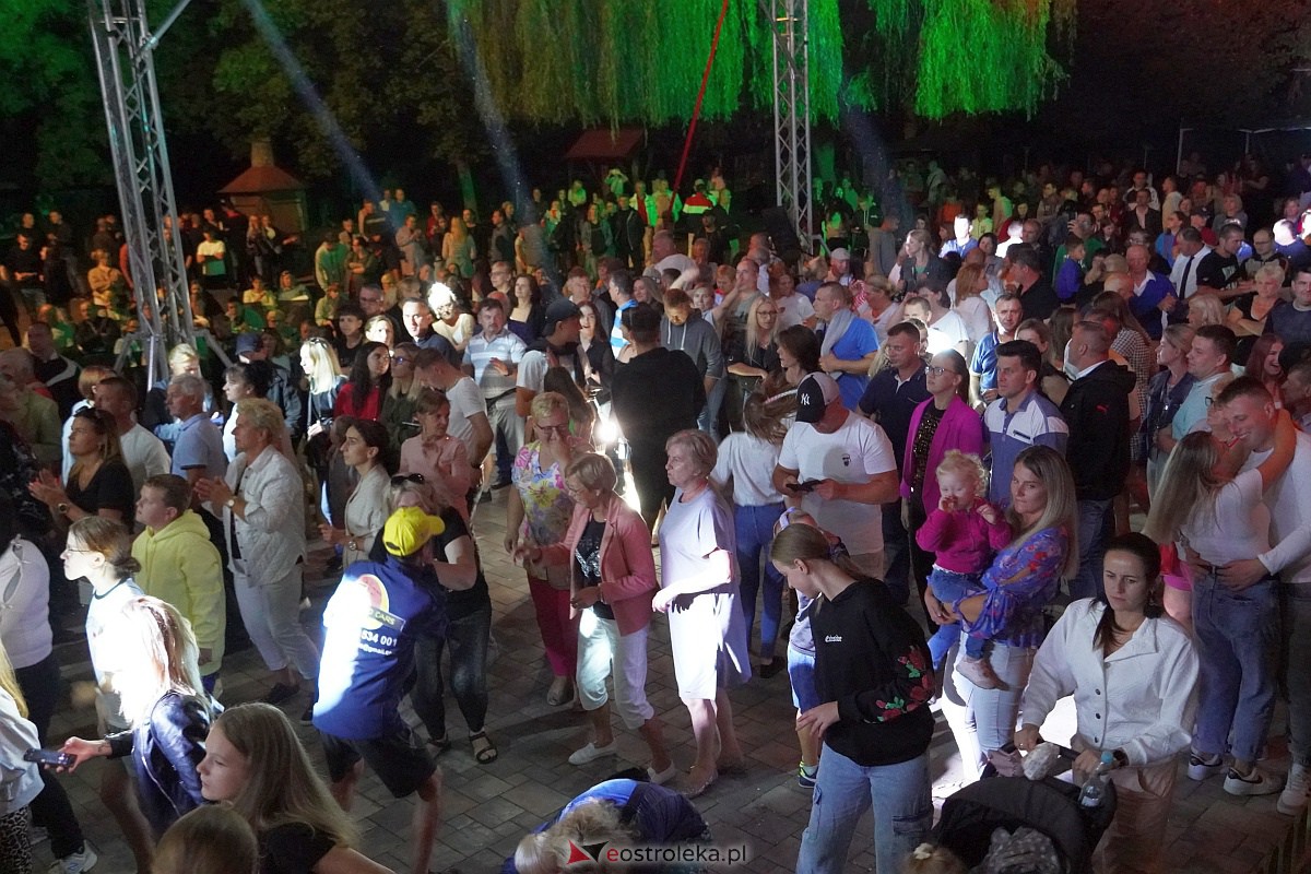 Zabawa dożynkowa w Troszynie. Wśród gwiazd News i Mejk [3.09.2023] - zdjęcie #34 - eOstroleka.pl