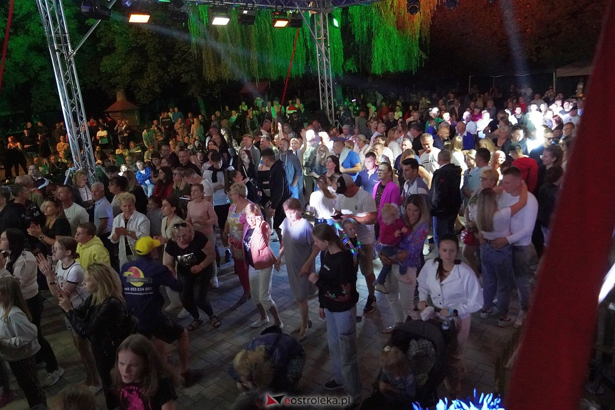 Zabawa dożynkowa w Troszynie. Wśród gwiazd News i Mejk [3.09.2023] - zdjęcie #33 - eOstroleka.pl