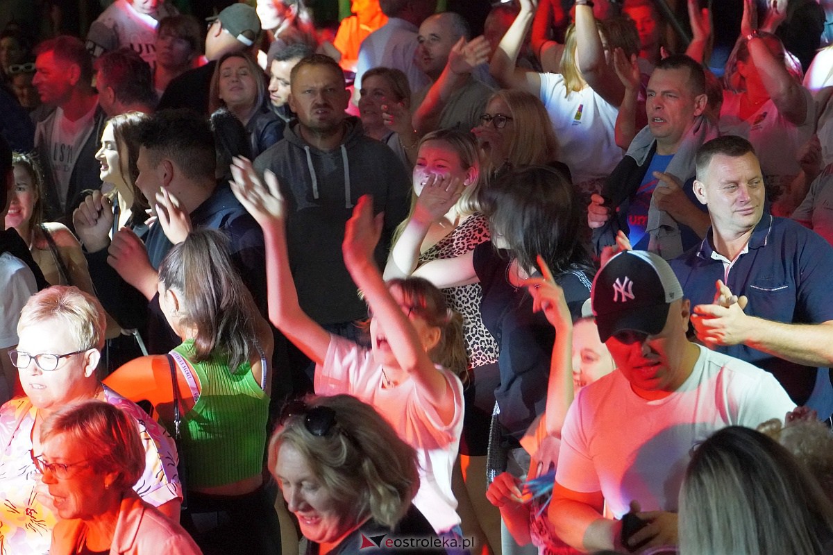 Zabawa dożynkowa w Troszynie. Wśród gwiazd News i Mejk [3.09.2023] - zdjęcie #27 - eOstroleka.pl