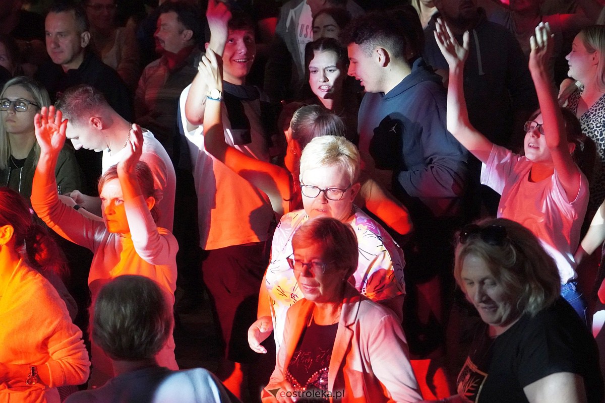 Zabawa dożynkowa w Troszynie. Wśród gwiazd News i Mejk [3.09.2023] - zdjęcie #26 - eOstroleka.pl