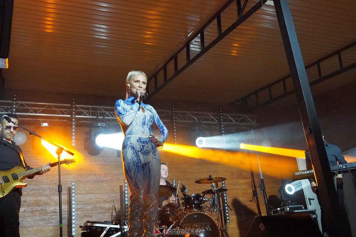 Zabawa dożynkowa w Troszynie. Wśród gwiazd News i Mejk [3.09.2023] - zdjęcie #22 - eOstroleka.pl