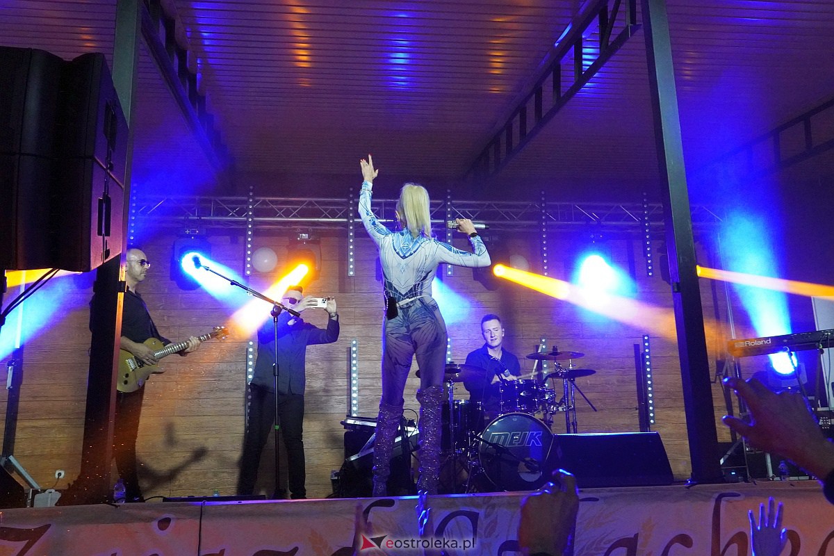 Zabawa dożynkowa w Troszynie. Wśród gwiazd News i Mejk [3.09.2023] - zdjęcie #18 - eOstroleka.pl