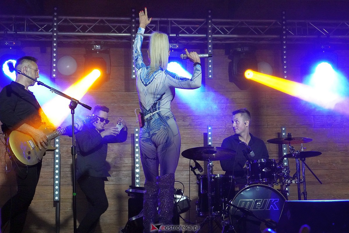 Zabawa dożynkowa w Troszynie. Wśród gwiazd News i Mejk [3.09.2023] - zdjęcie #16 - eOstroleka.pl