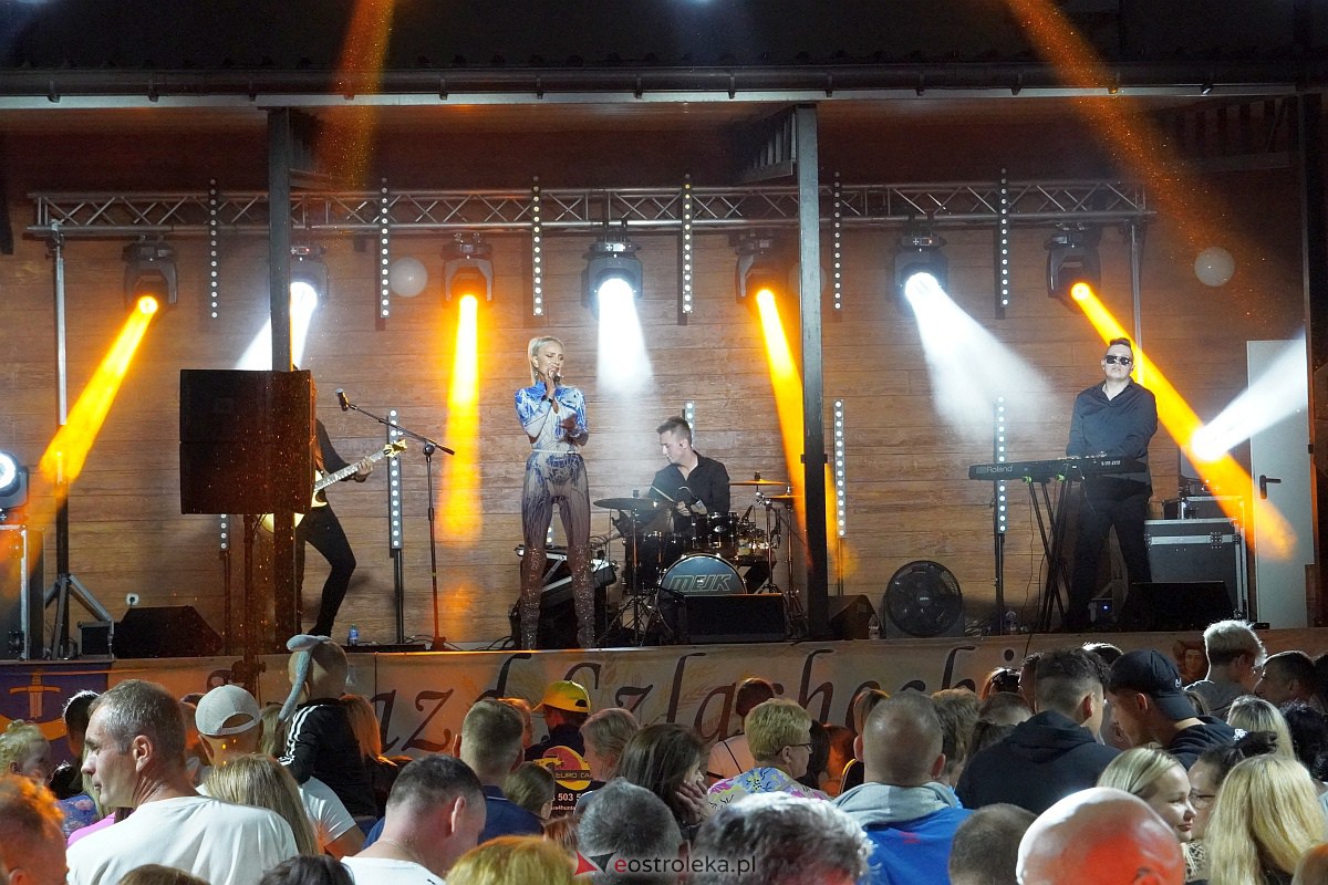 Zabawa dożynkowa w Troszynie. Wśród gwiazd News i Mejk [3.09.2023] - zdjęcie #6 - eOstroleka.pl