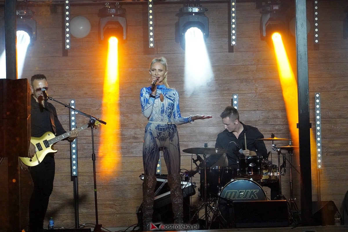 Zabawa dożynkowa w Troszynie. Wśród gwiazd News i Mejk [3.09.2023] - zdjęcie #5 - eOstroleka.pl