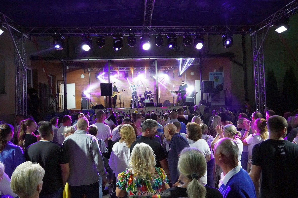 Zabawa dożynkowa w Troszynie. Wśród gwiazd News i Mejk [3.09.2023] - zdjęcie #1 - eOstroleka.pl