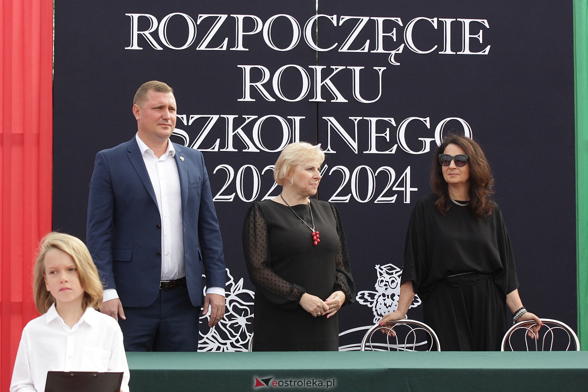 Rozpoczęcie roku szkolnego w Szkole Podstawowej nr 5 w Ostrołęce [04.09.2023] - zdjęcie #71 - eOstroleka.pl