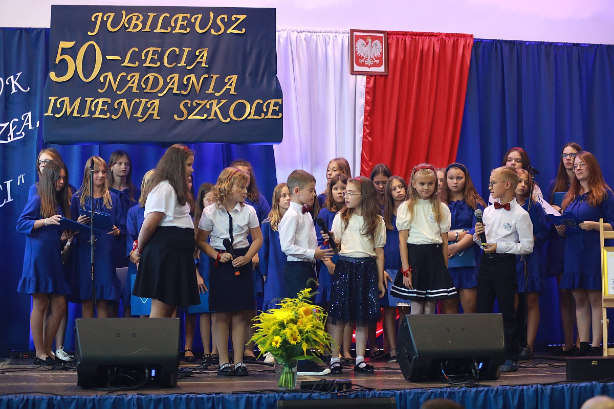 Jubileusz 50-lecia Szkoły Podstawowej w Goworowie [03.09.2023] - zdjęcie #65 - eOstroleka.pl