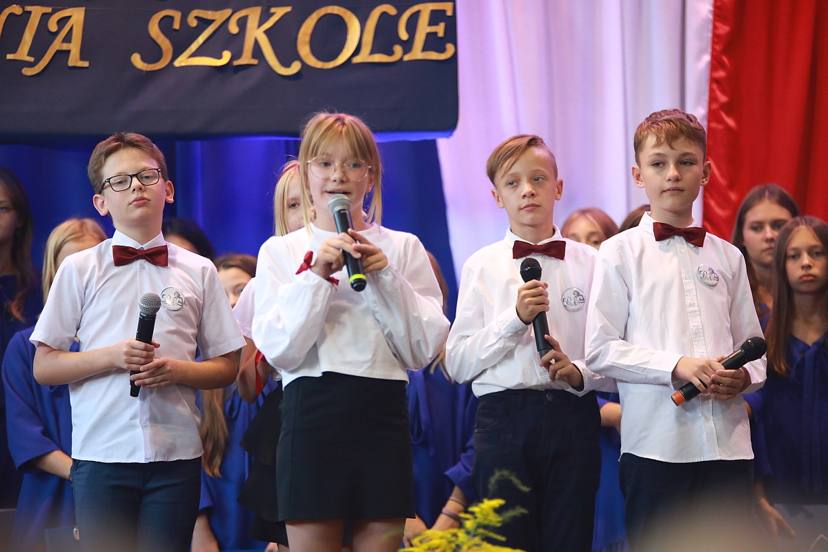 Jubileusz 50-lecia Szkoły Podstawowej w Goworowie [03.09.2023] - zdjęcie #63 - eOstroleka.pl