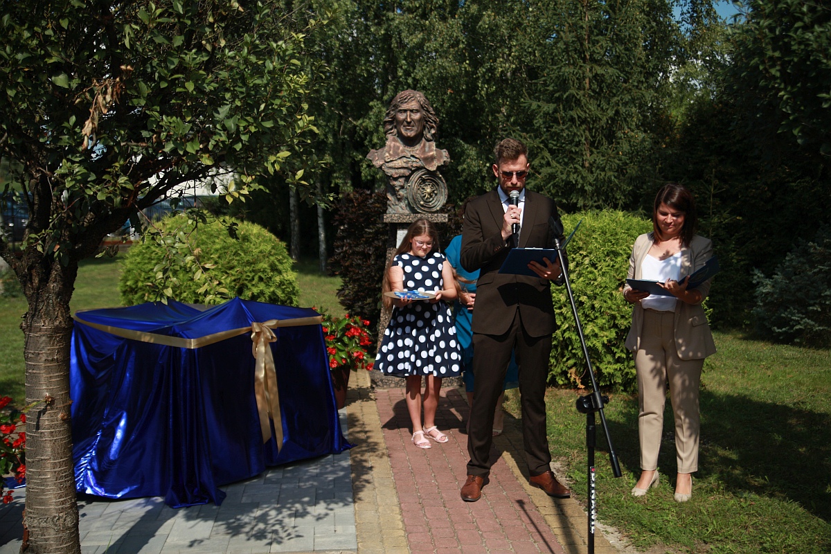 Jubileusz 50-lecia Szkoły Podstawowej w Goworowie [03.09.2023] - zdjęcie #18 - eOstroleka.pl