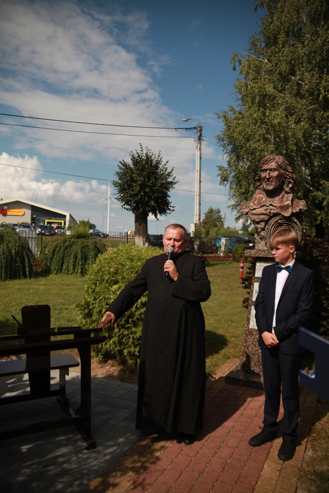 Jubileusz 50-lecia Szkoły Podstawowej w Goworowie [03.09.2023] - zdjęcie #13 - eOstroleka.pl