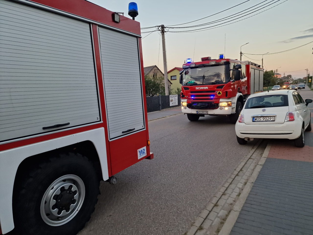 Pożar w Kadzidle. Cztery osoby ewakuowały się z zadymionego budynku [04.09.2023] - zdjęcie #4 - eOstroleka.pl