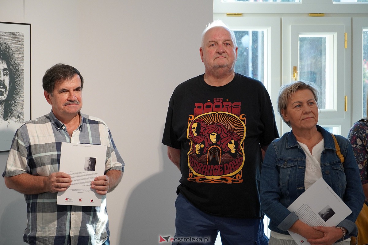 Wernisaż wystawy ostrołęczanina, Zbigniewa Bobrowieckiego ... powodem jest muzyka [7.09.2023] - zdjęcie #18 - eOstroleka.pl