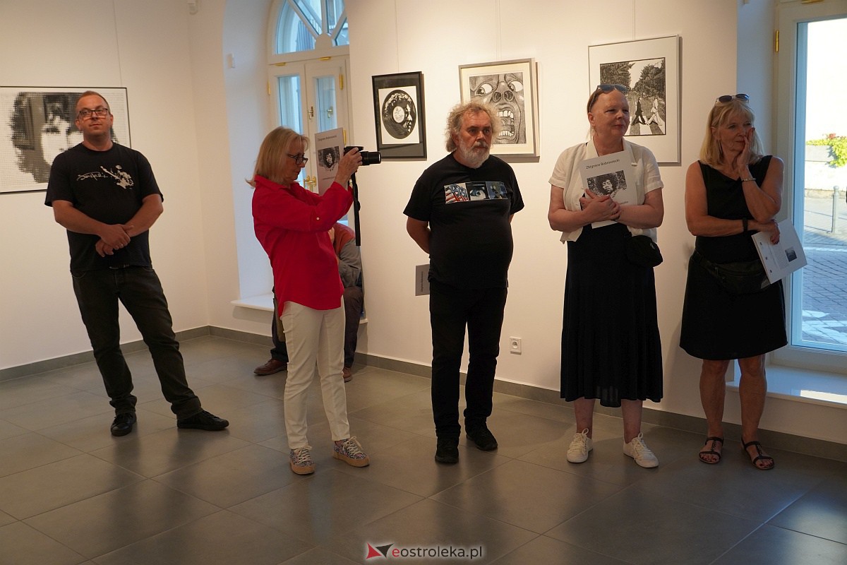 Wernisaż wystawy ostrołęczanina, Zbigniewa Bobrowieckiego ... powodem jest muzyka [7.09.2023] - zdjęcie #13 - eOstroleka.pl