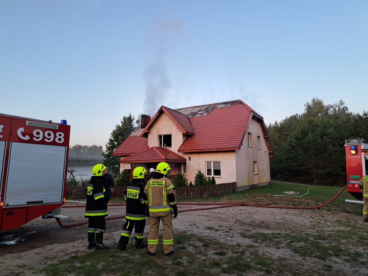 Pożar domu w Cyku. Straty oszacowano na około 100 tysięcy [08.09.2023] - zdjęcie #6 - eOstroleka.pl