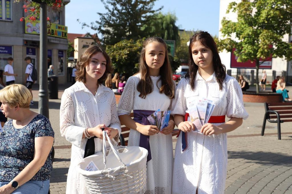 Narodowe Czytanie Nad Niemnem w Ostrołęce [08.09.2023] - zdjęcie #36 - eOstroleka.pl