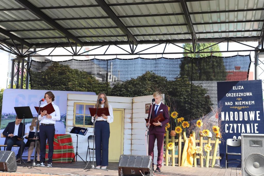 Narodowe Czytanie Nad Niemnem w Ostrołęce [08.09.2023] - zdjęcie #19 - eOstroleka.pl