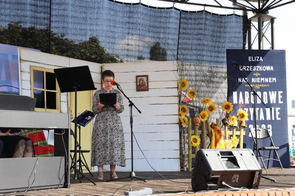 Narodowe Czytanie Nad Niemnem w Ostrołęce [08.09.2023] - zdjęcie #16 - eOstroleka.pl