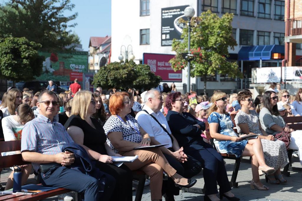 Narodowe Czytanie Nad Niemnem w Ostrołęce [08.09.2023] - zdjęcie #3 - eOstroleka.pl