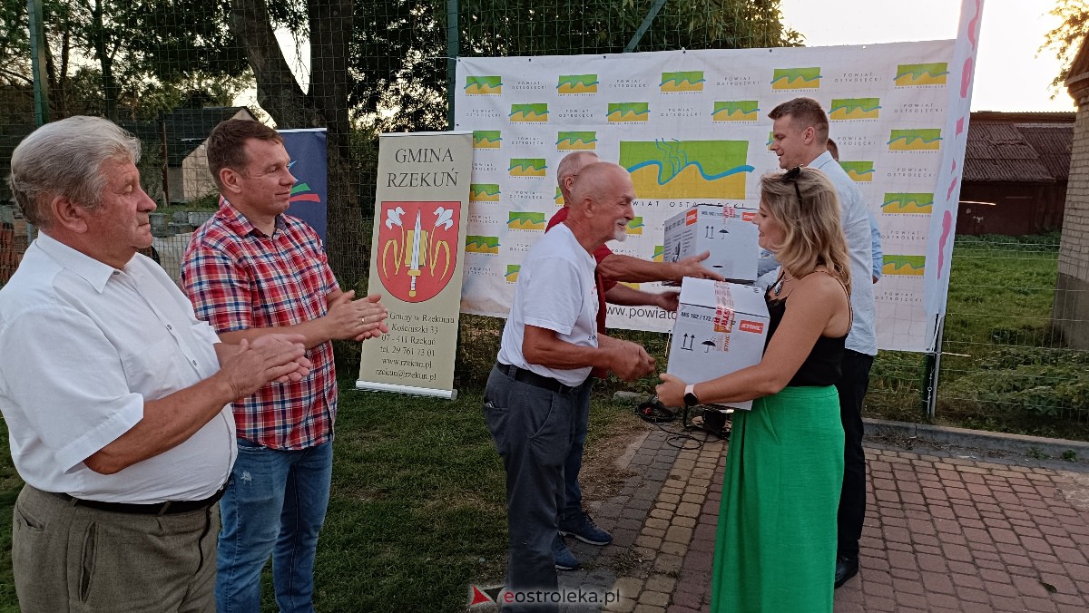 Plener rzeźbiarski w Nowej Wsi Wschodniej - podsumowanie [08.09.2023] - zdjęcie #30 - eOstroleka.pl