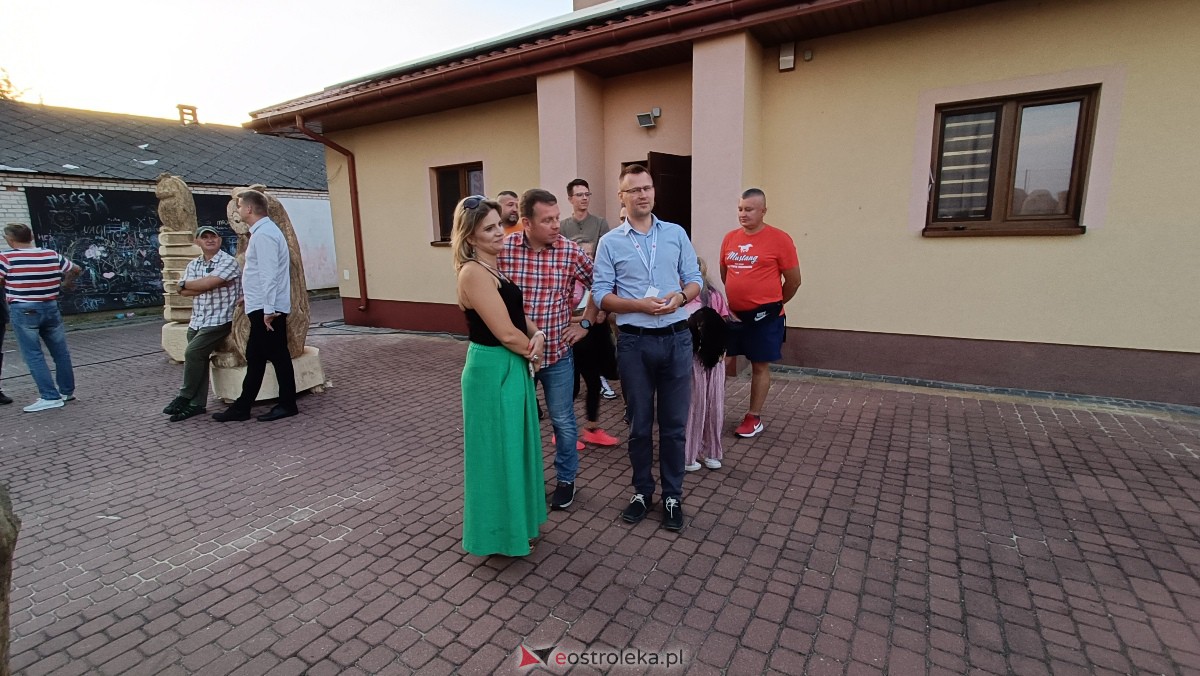 Plener rzeźbiarski w Nowej Wsi Wschodniej - podsumowanie [08.09.2023] - zdjęcie #16 - eOstroleka.pl