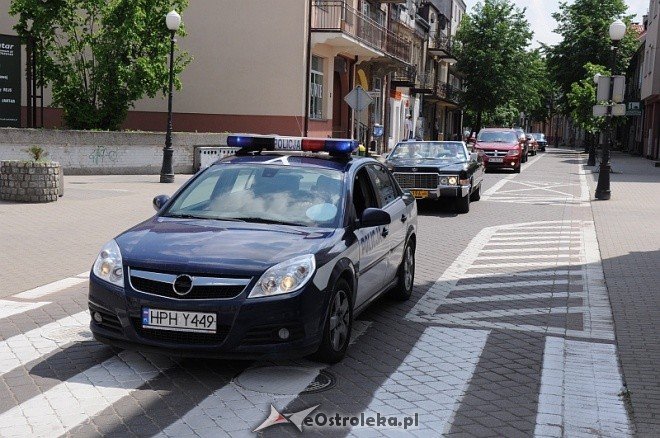 4 Zlot Samochodów Amerykańskich - parada (22.05.2011) - zdjęcie #58 - eOstroleka.pl