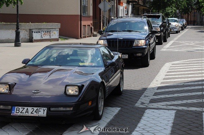 4 Zlot Samochodów Amerykańskich - parada (22.05.2011) - zdjęcie #43 - eOstroleka.pl